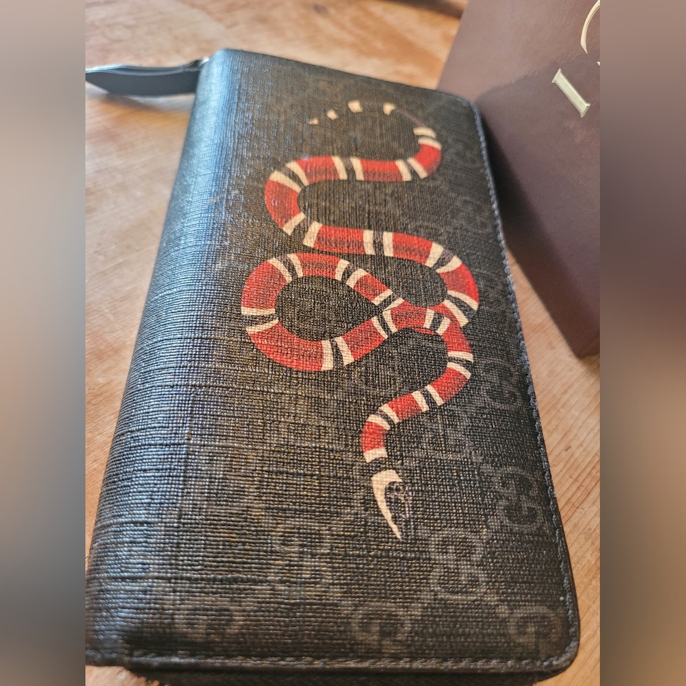 Sold. Gucci Snake Wallet - Picture 3 of 3